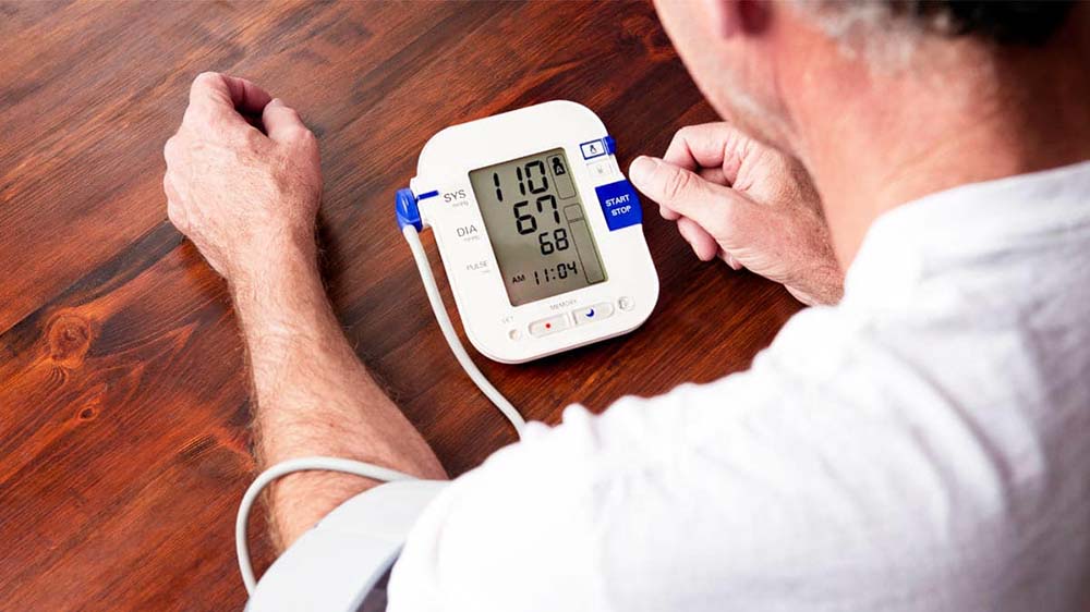 health-benefits-of-checking-blood-pressure-at-home